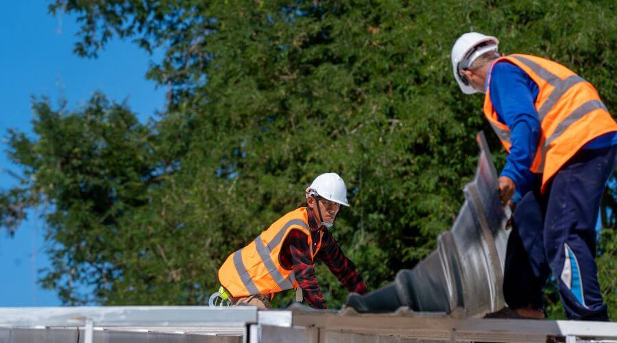 Professional gutter cleaning in Templeton, IA